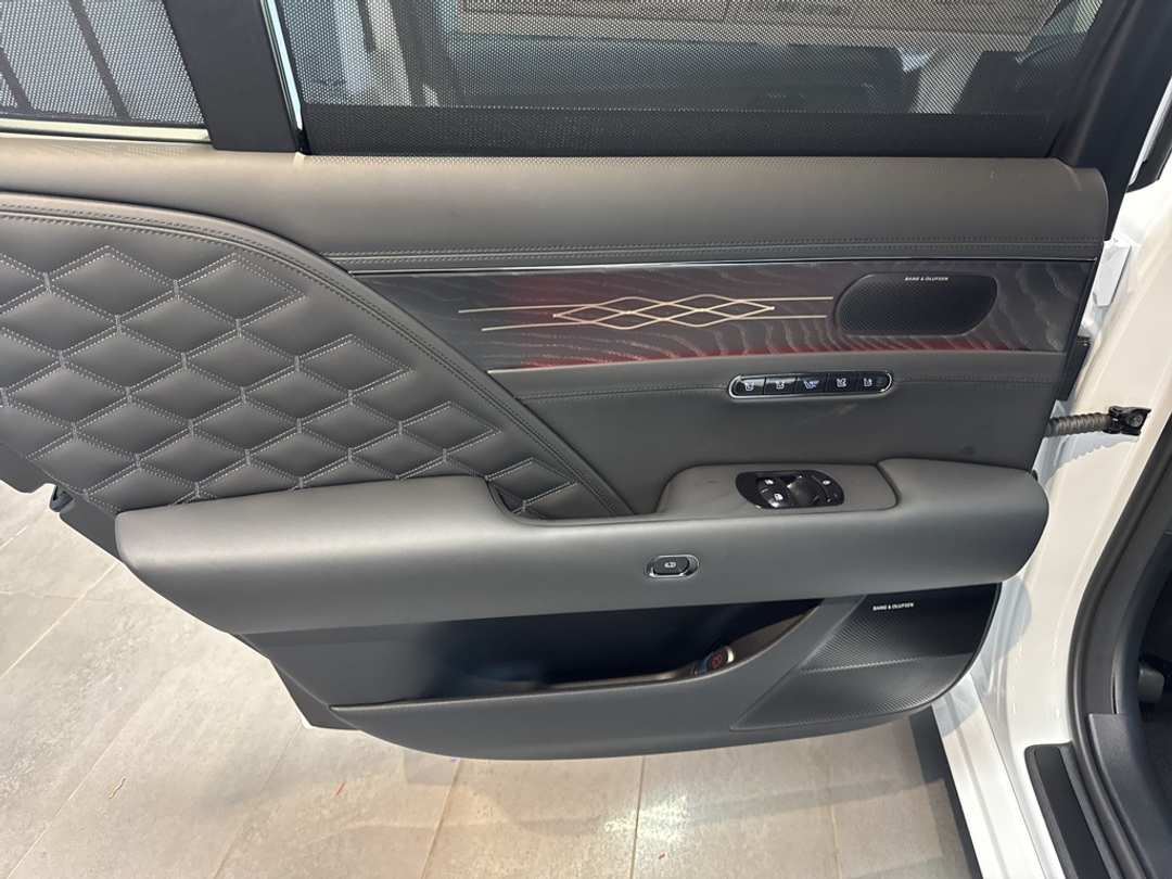 2026 Genesis G90 3.5T eSC - Image 37