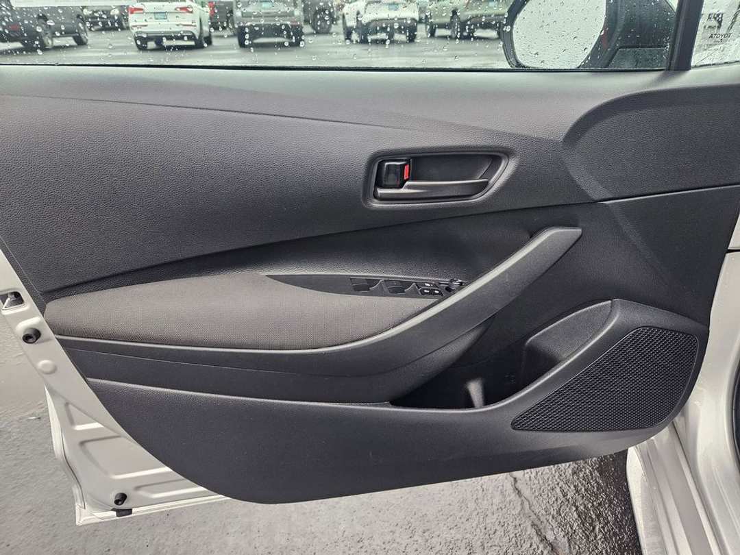 2025 Toyota Corolla LE - Image 10