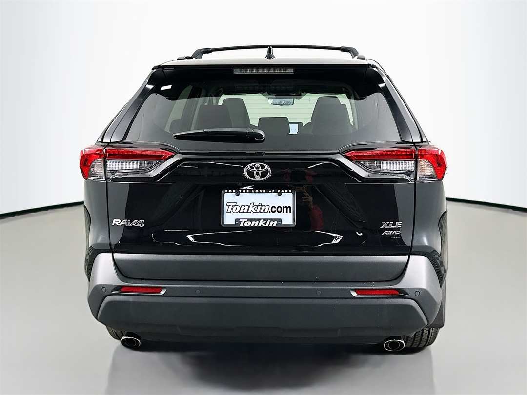 2025 Toyota Rav4 XLE Premium - Image 6