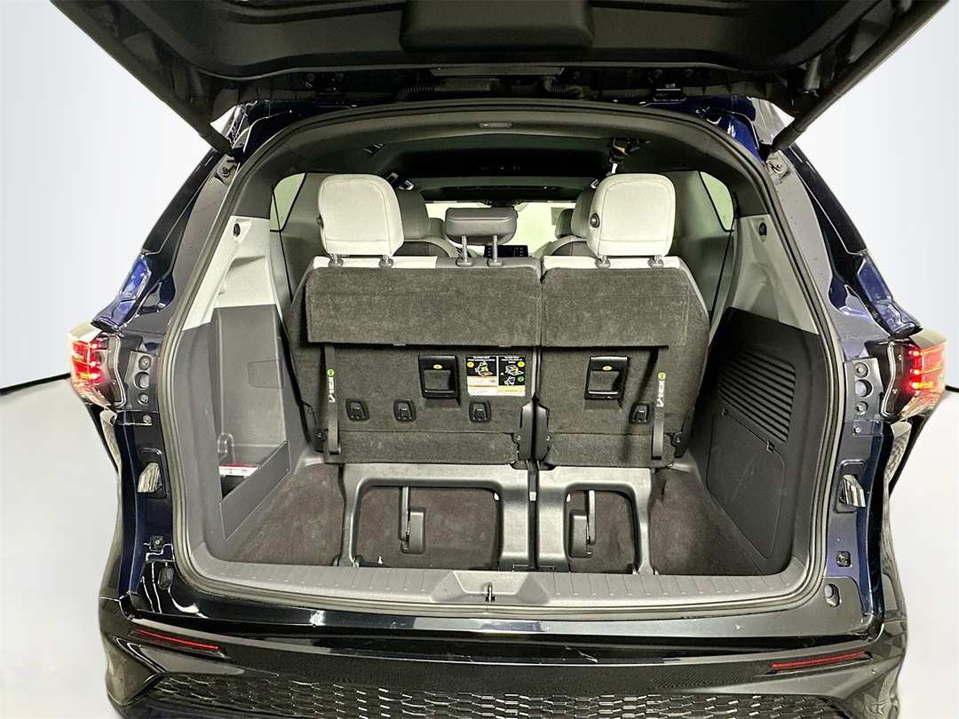 2022 Toyota Sienna XSE - Image 27