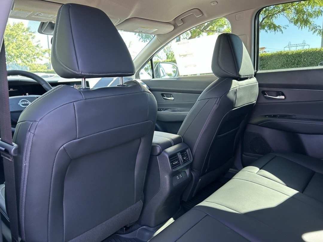 2025 Nissan Murano SV - Image 21