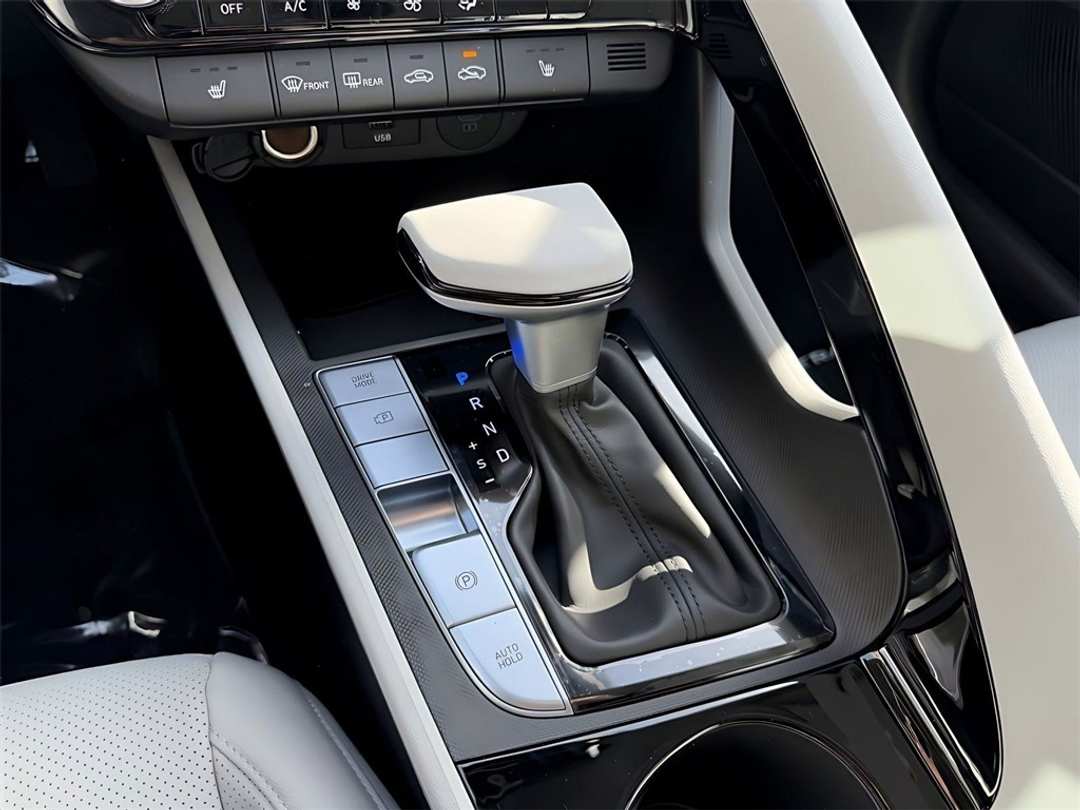 2026 Hyundai Elantra Limited - Image 25