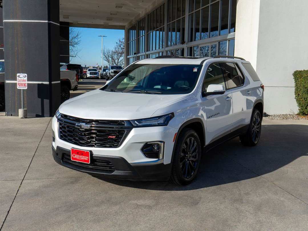 2023 Chevrolet Traverse RS - Image 3