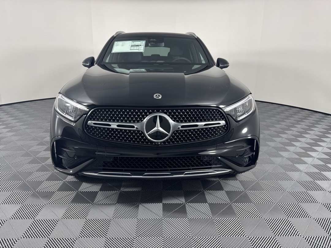 2026 Mercedes-Benz GLC 300 - Image 2
