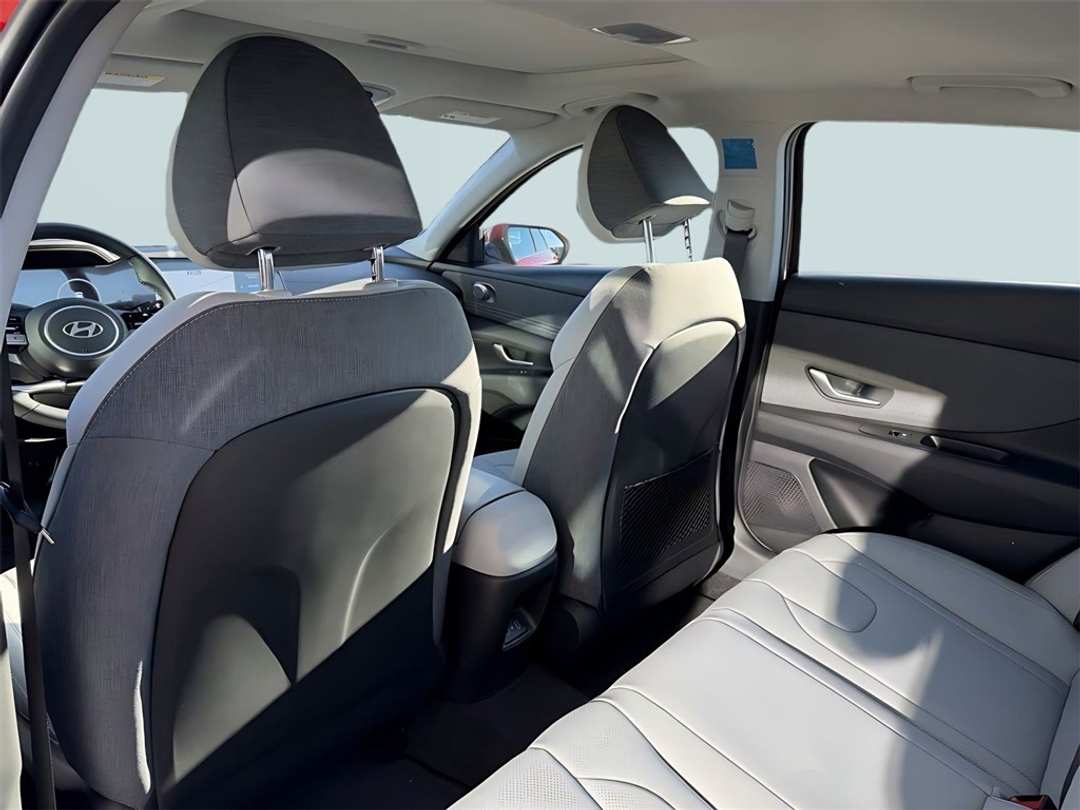 2026 Hyundai Elantra Limited - Image 32