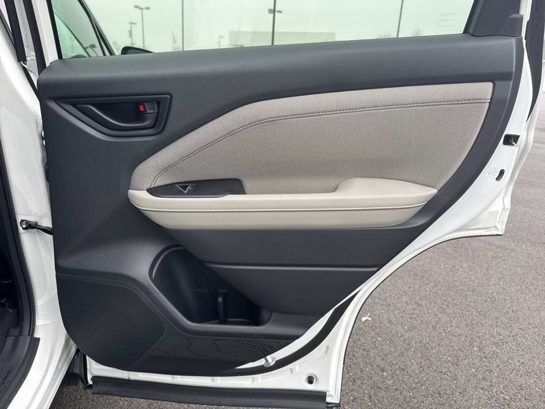 2026 Subaru Forester Premium - Image 21