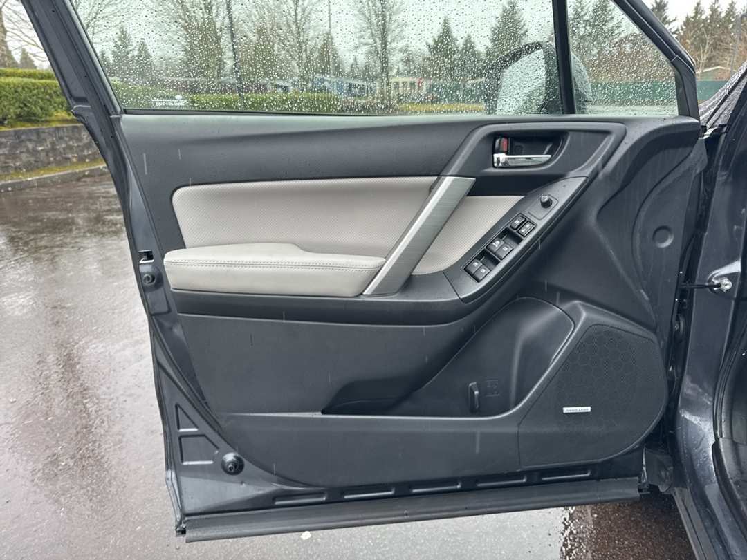 2016 Subaru Forester 2.5i Touring - Image 19