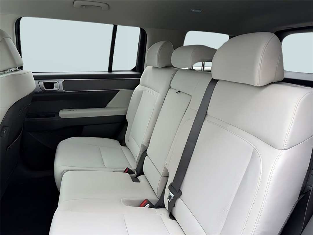 2026 Hyundai Santa Fe SE - Image 28