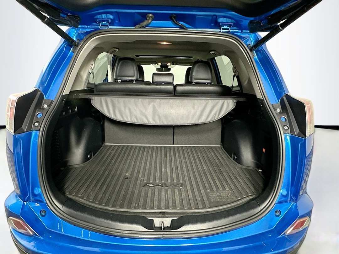 2018 Toyota Rav4 Limited - Image 27