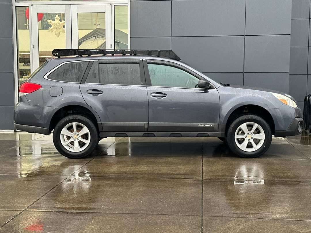 2014 Subaru Outback 2.5i - Image 2