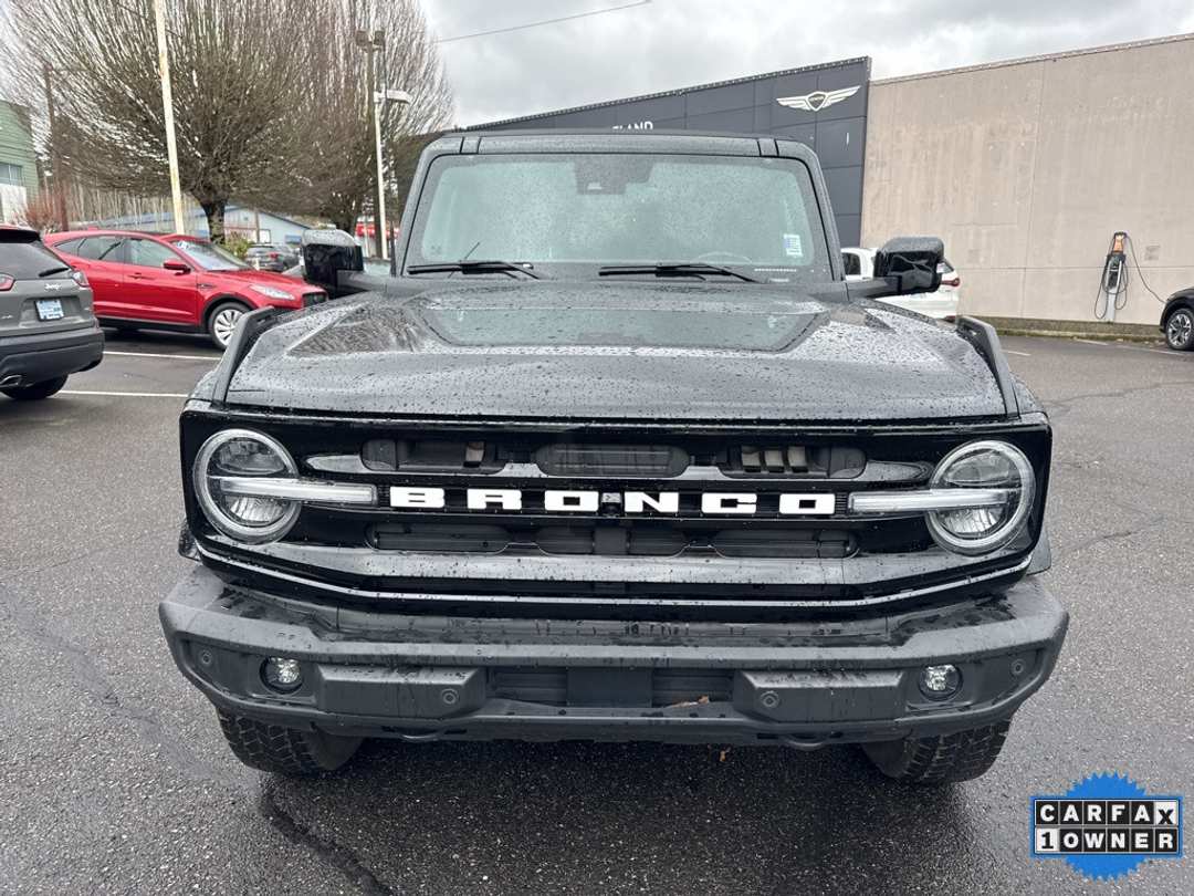 2024 Ford Bronco Outer Banks - Image 10