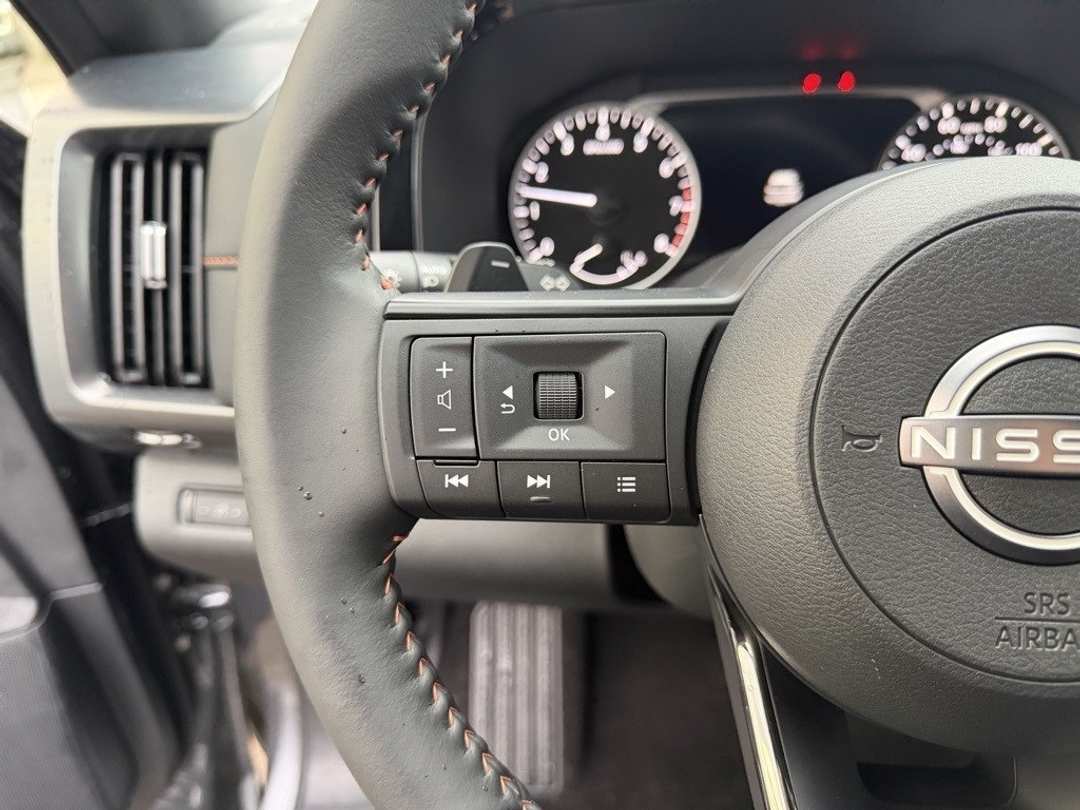 2025 Nissan Pathfinder Rock Creek - Image 17