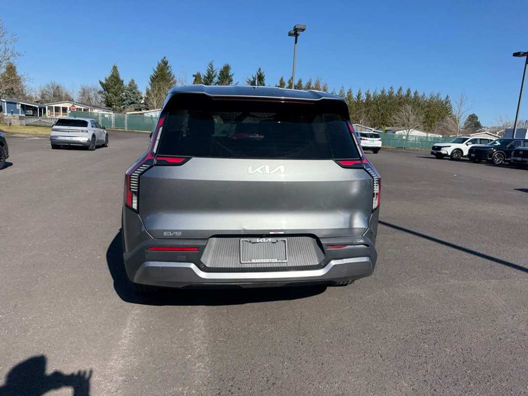 2024 Kia Ev9 Light Long Range - Image 6