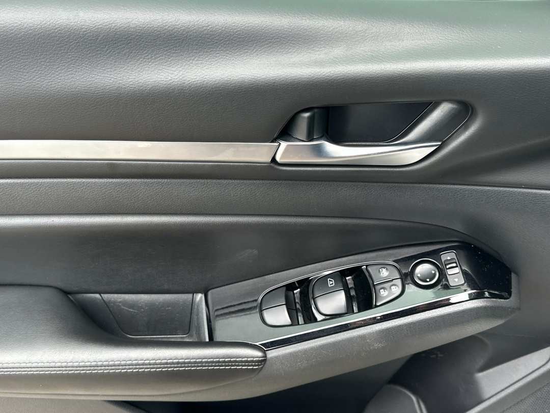 2023 Nissan Altima 2.5 SV - Image 10