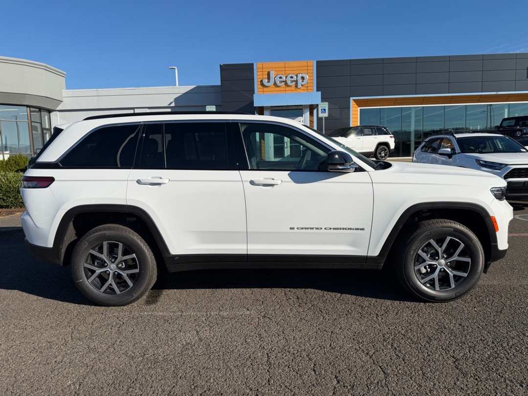 2025 Jeep Grand Cherokee Limited - Image 9