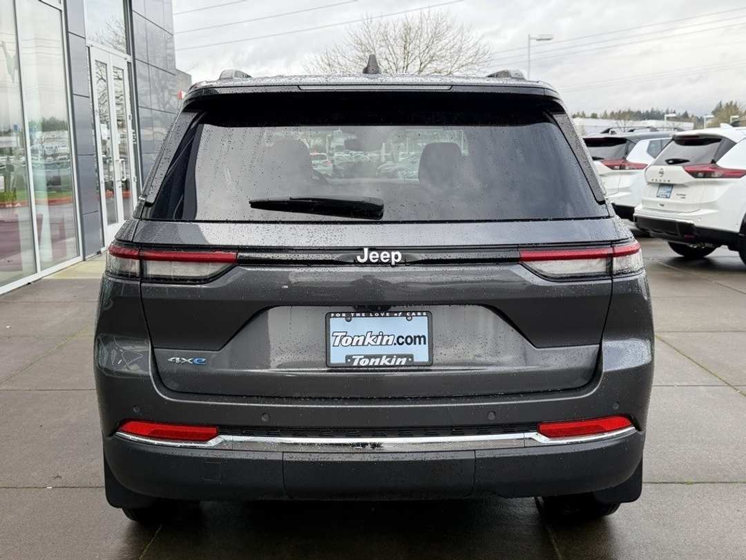 2025 Jeep Grand Cherokee 4xe - Image 6