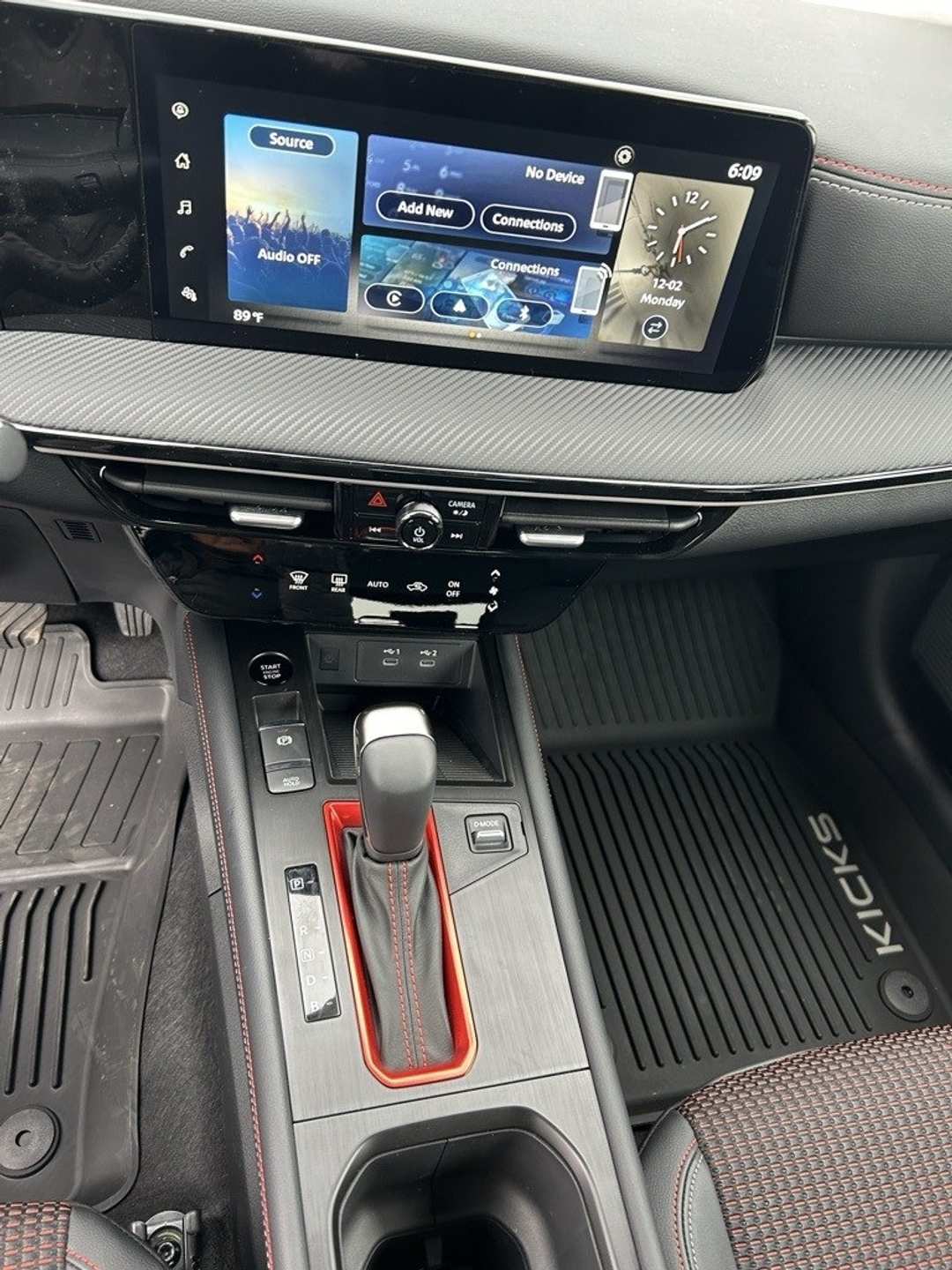 2025 Nissan Kicks SR - Image 18