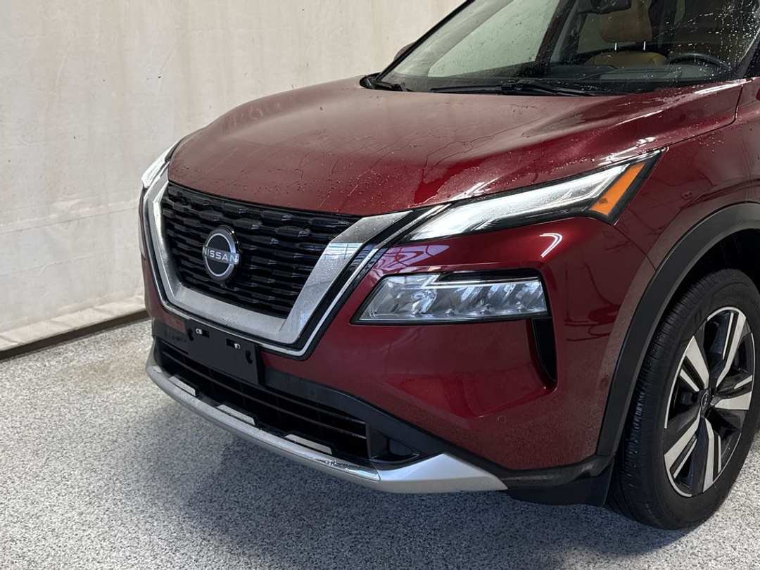 2023 Nissan Rogue PLATINUM - Image 3