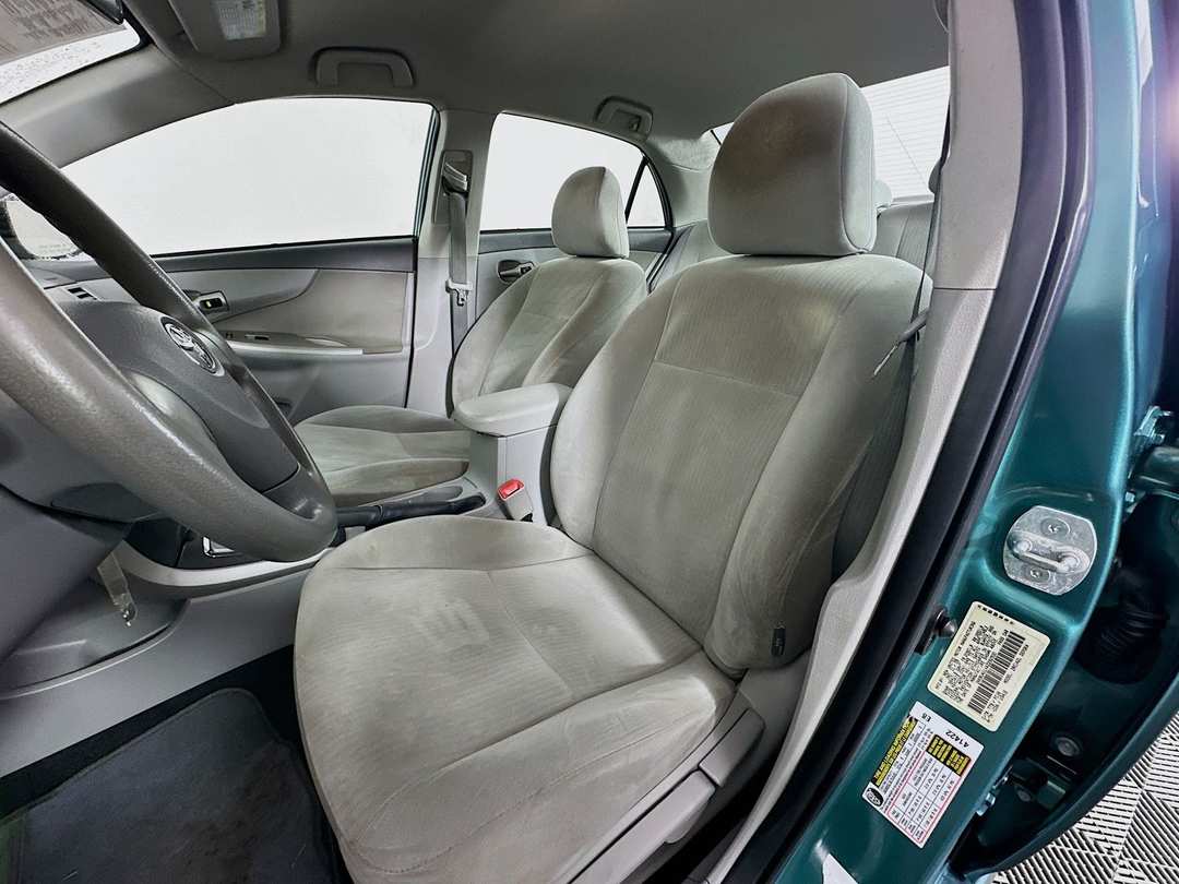 2010 Toyota Corolla LE - Image 19