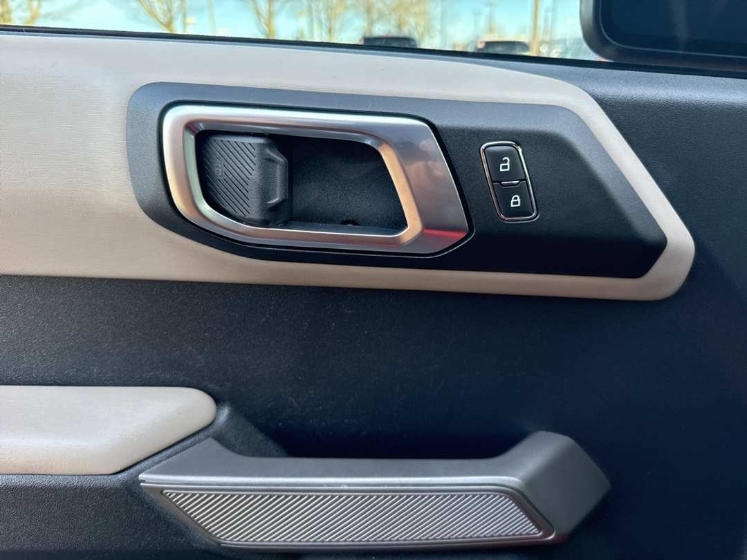 2022 Ford Bronco Wildtrak - Image 13