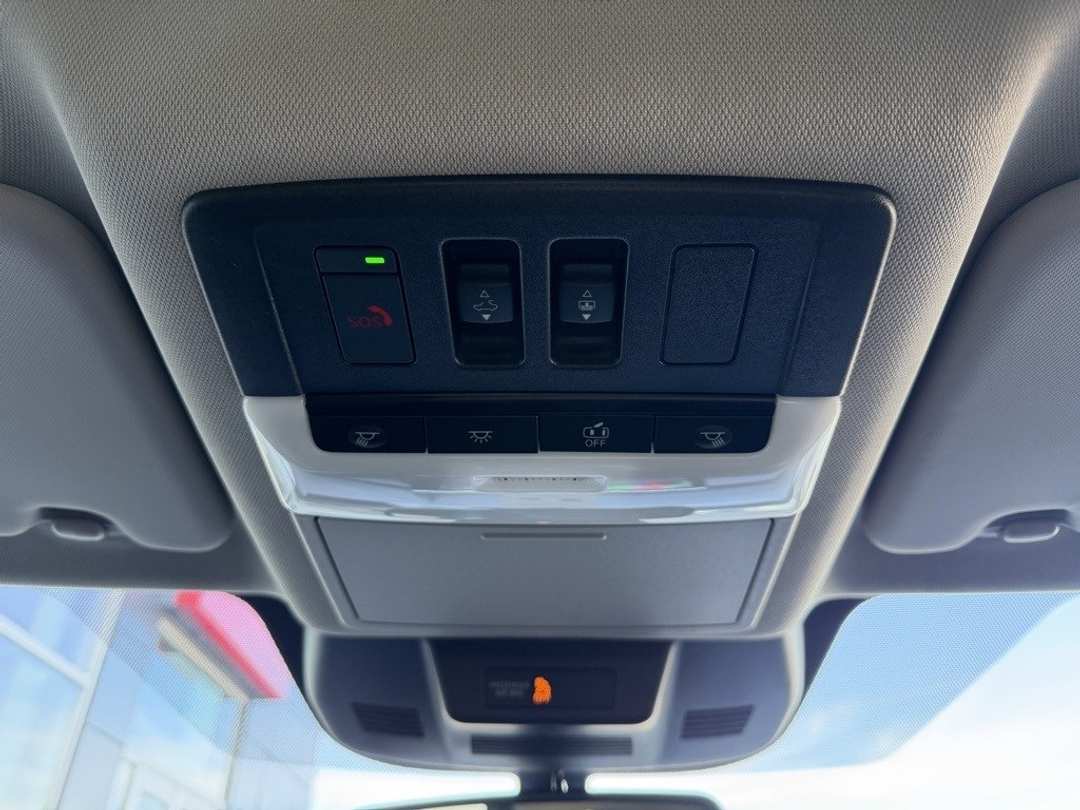 2026 Nissan Rogue Platinum - Image 32