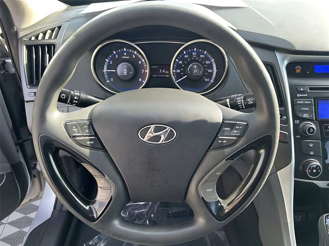 2012 Hyundai Sonata GLS - Image 15