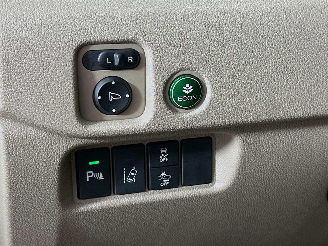 2017 Honda Pilot Touring - Image 11