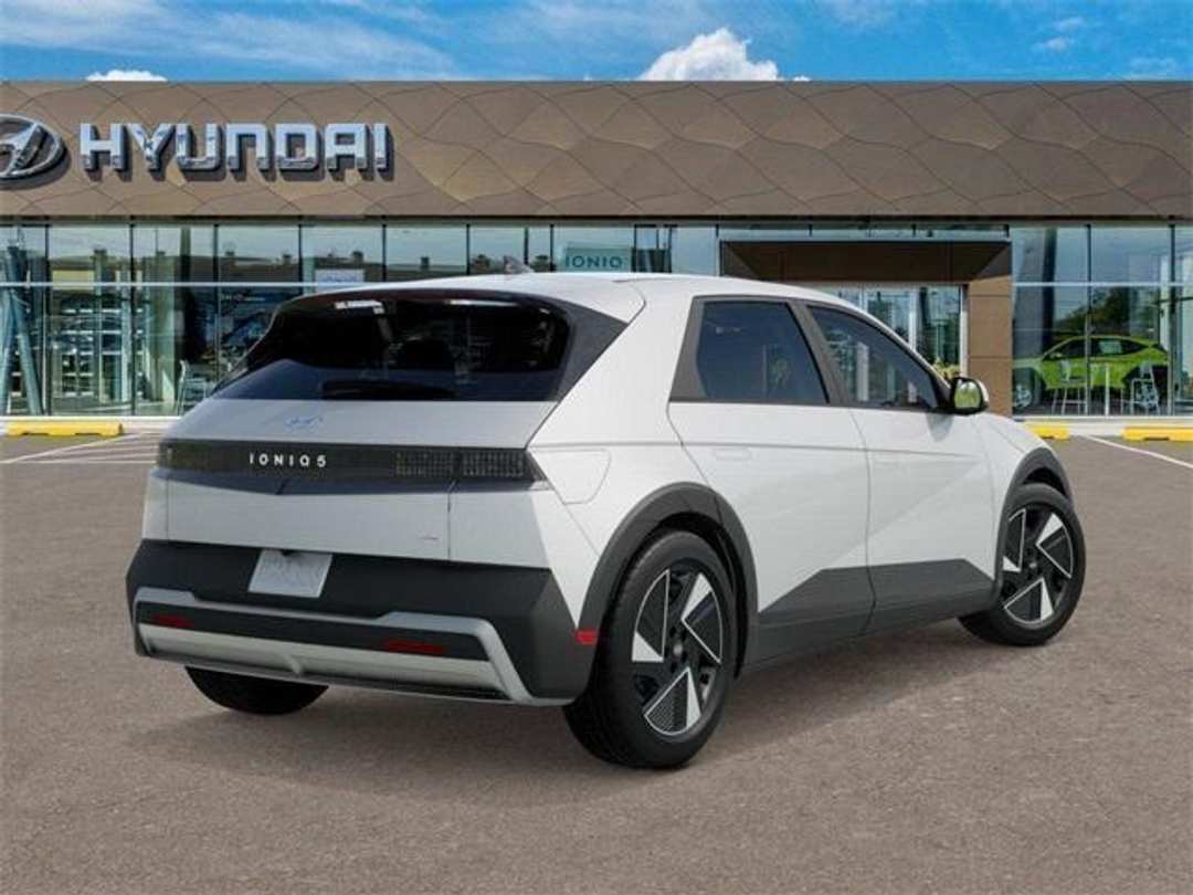 2026 Hyundai Ioniq 5 SEL - Image 4