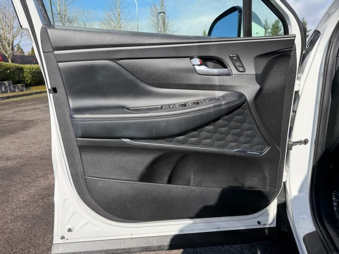 2023 Hyundai Santa Fe Limited - Image 12
