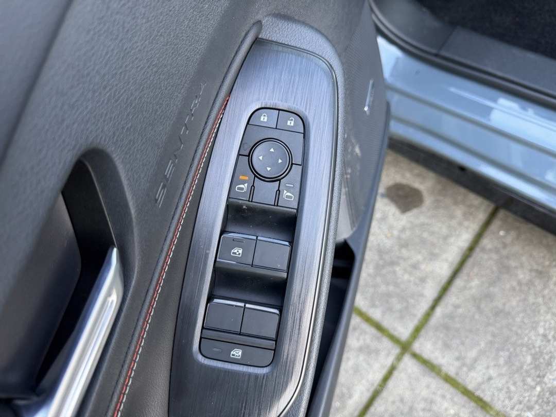 2026 Nissan Sentra SR - Image 12