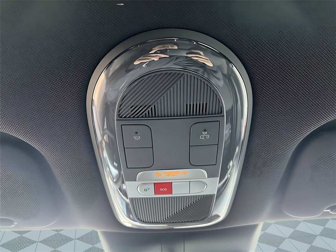 2025 Hyundai Ioniq 6 SE - Image 25