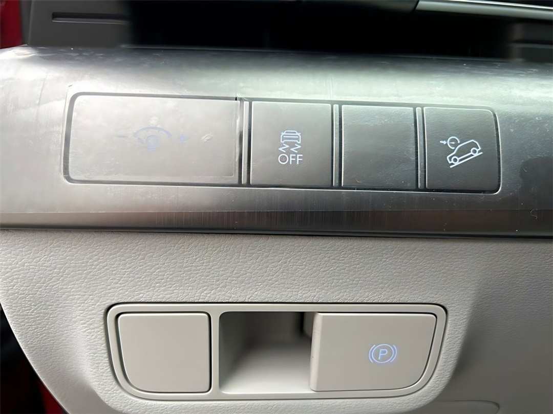 2026 Hyundai Kona SEL Premium - Image 18