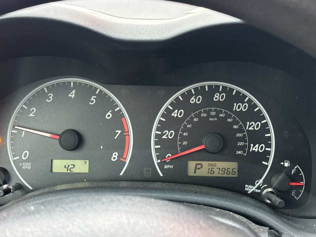 2013 Toyota Corolla LE - Image 19