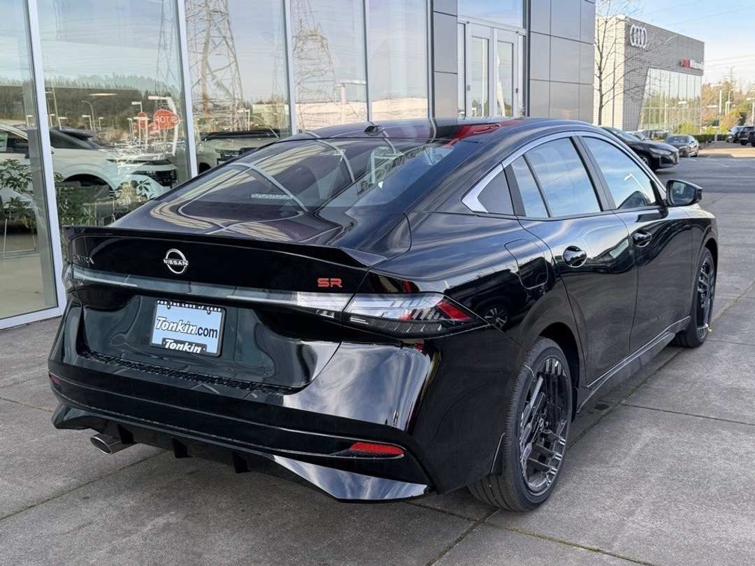 2026 Nissan Sentra SR - Image 7