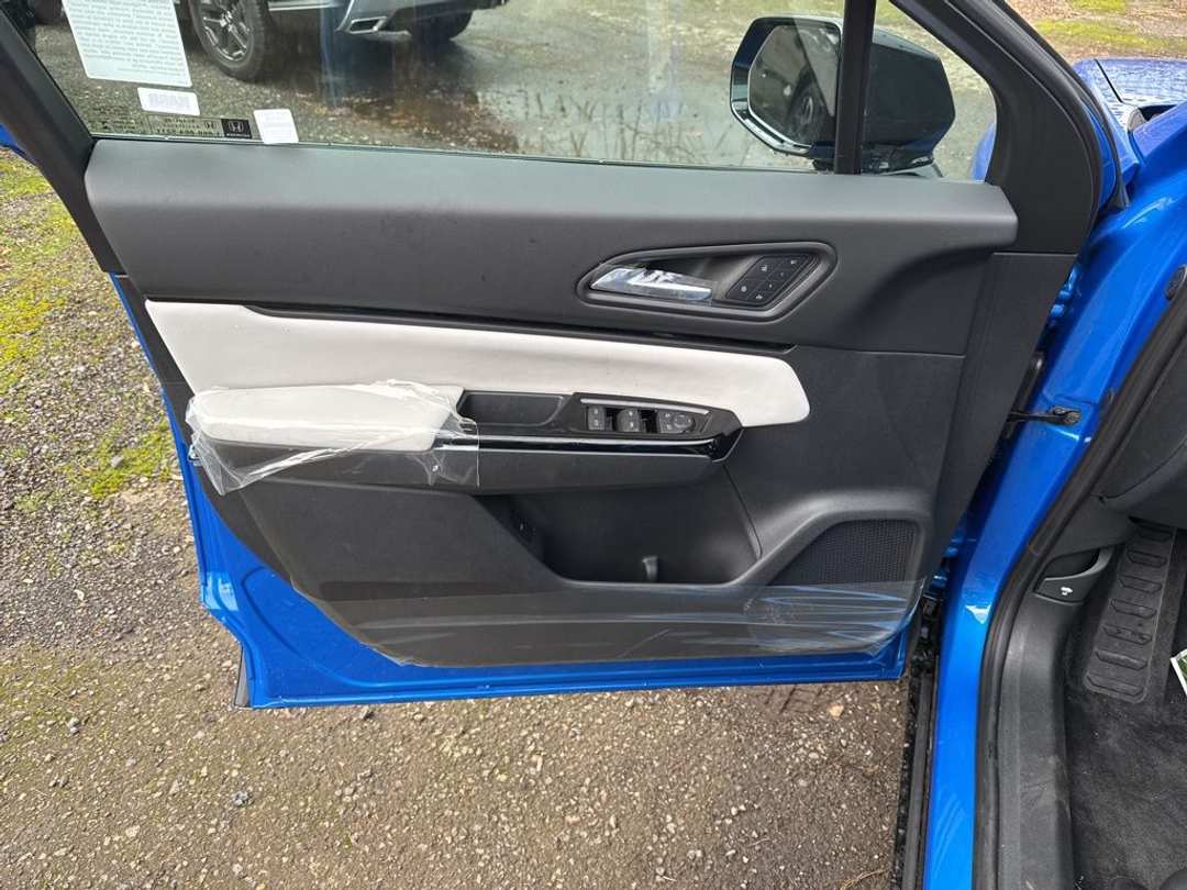 2025 Honda Prologue Touring - Image 12