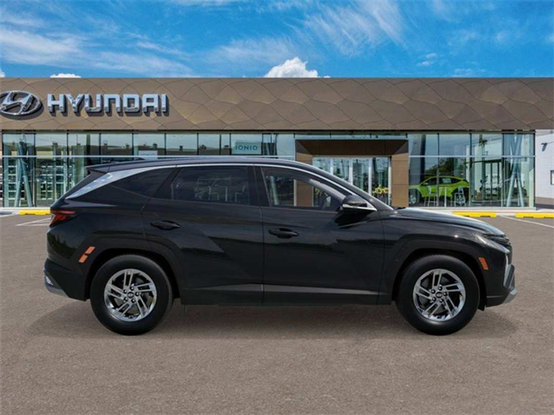 2026 Hyundai Tucson SE - Image 7