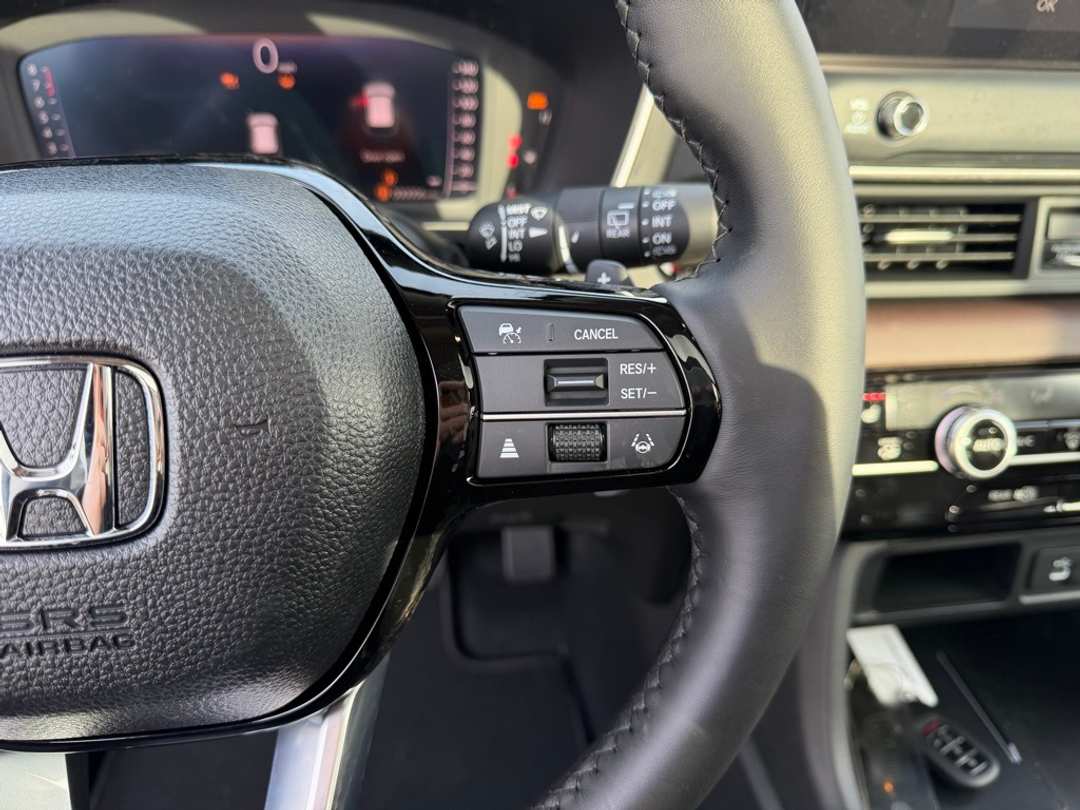 2026 Honda Pilot Touring - Image 19