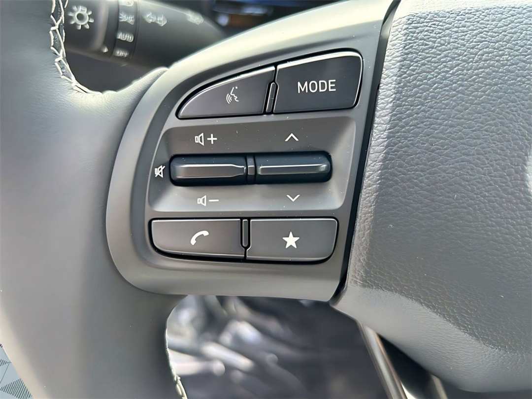 2025 Hyundai Venue Limited - Image 14