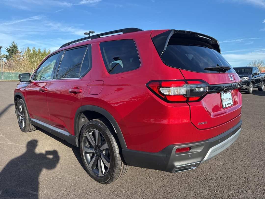 2025 Honda Pilot Touring - Image 5
