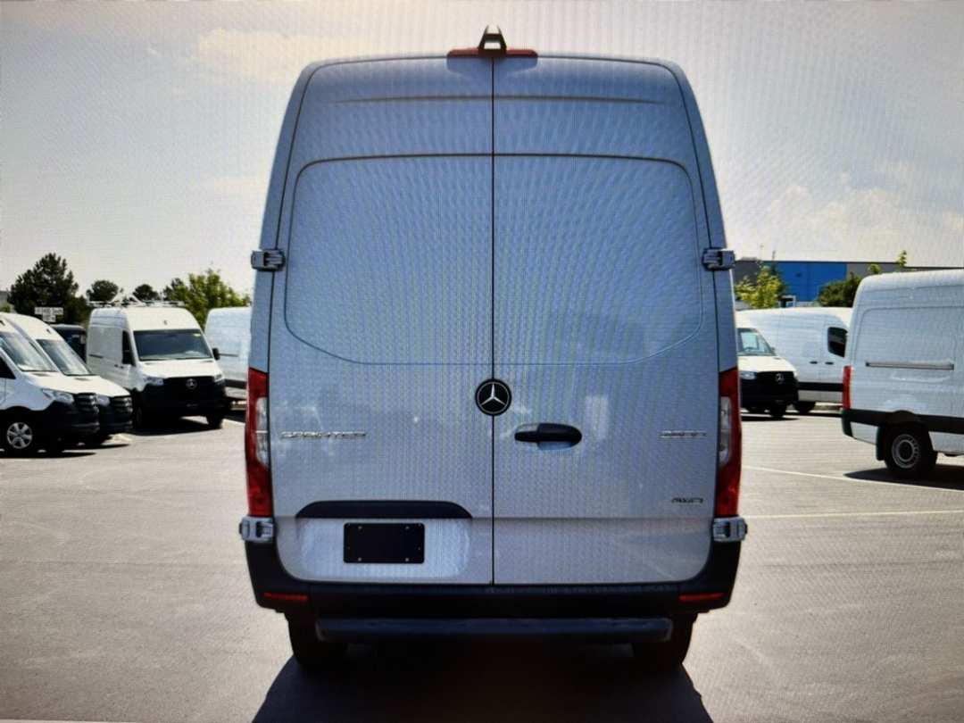 2026 Mercedes-Benz Sprinter 2500 Cargo 170 WB - Image 6