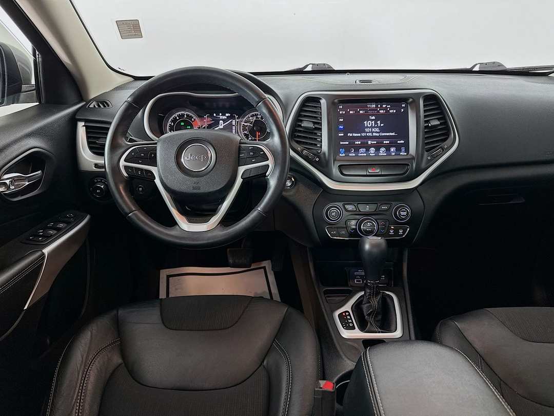 2018 Jeep Cherokee Latitude Plus - Image 21