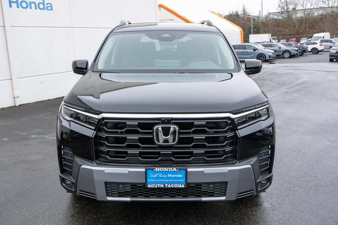 2026 Honda Pilot Touring Blackout - Image 2