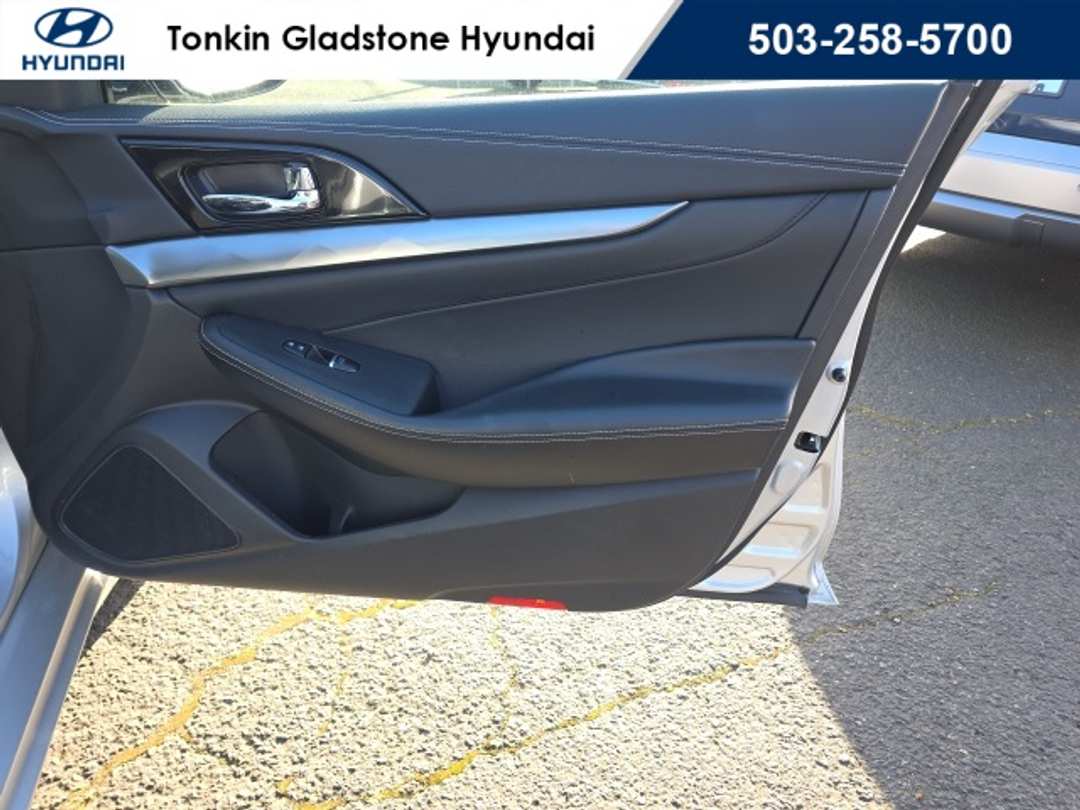 2023 Nissan Maxima SV - Image 20