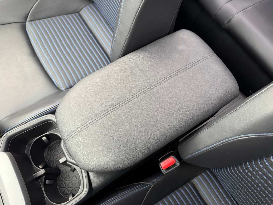 2023 Toyota Rav4 XSE - Image 28