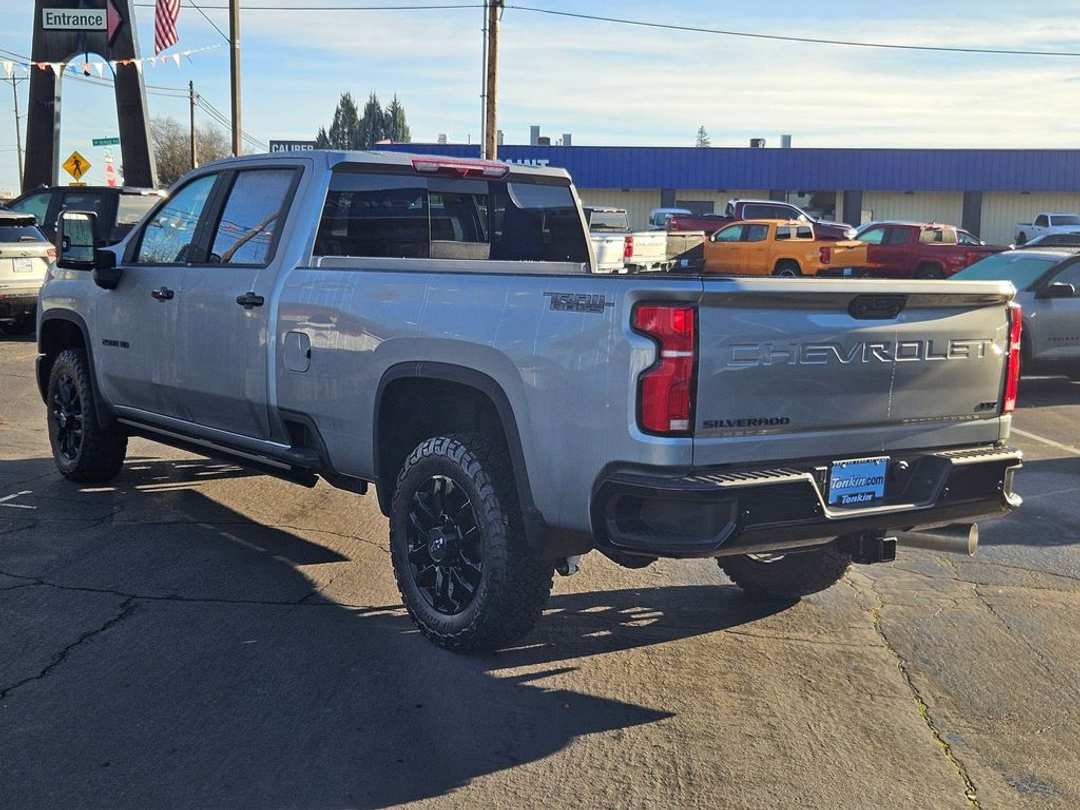 2026 Chevrolet Silverado 2500Hd LTZ - Image 4