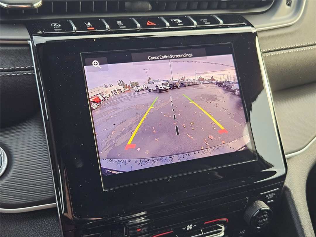 2025 Jeep Grand Cherokee L Laredo - Image 21