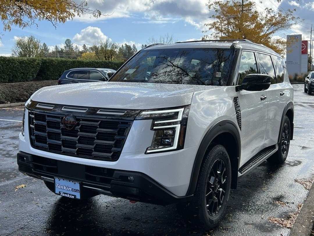 2026 Nissan Armada PRO4X - Image 3