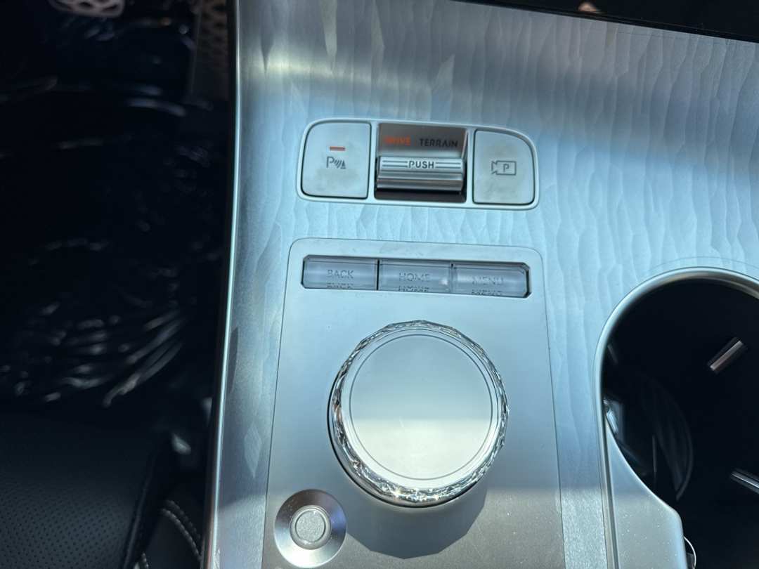 2026 Genesis Electrified Gv70 - Image 23