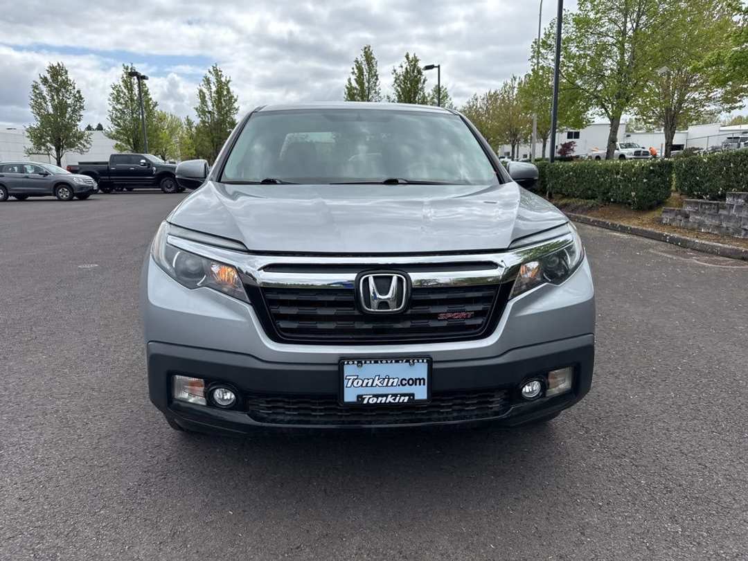 2019 Honda Ridgeline Sport - Image 2