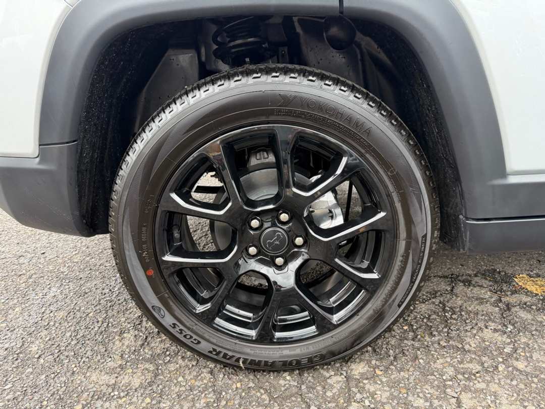 2026 Jeep Compass Latitude - Image 10